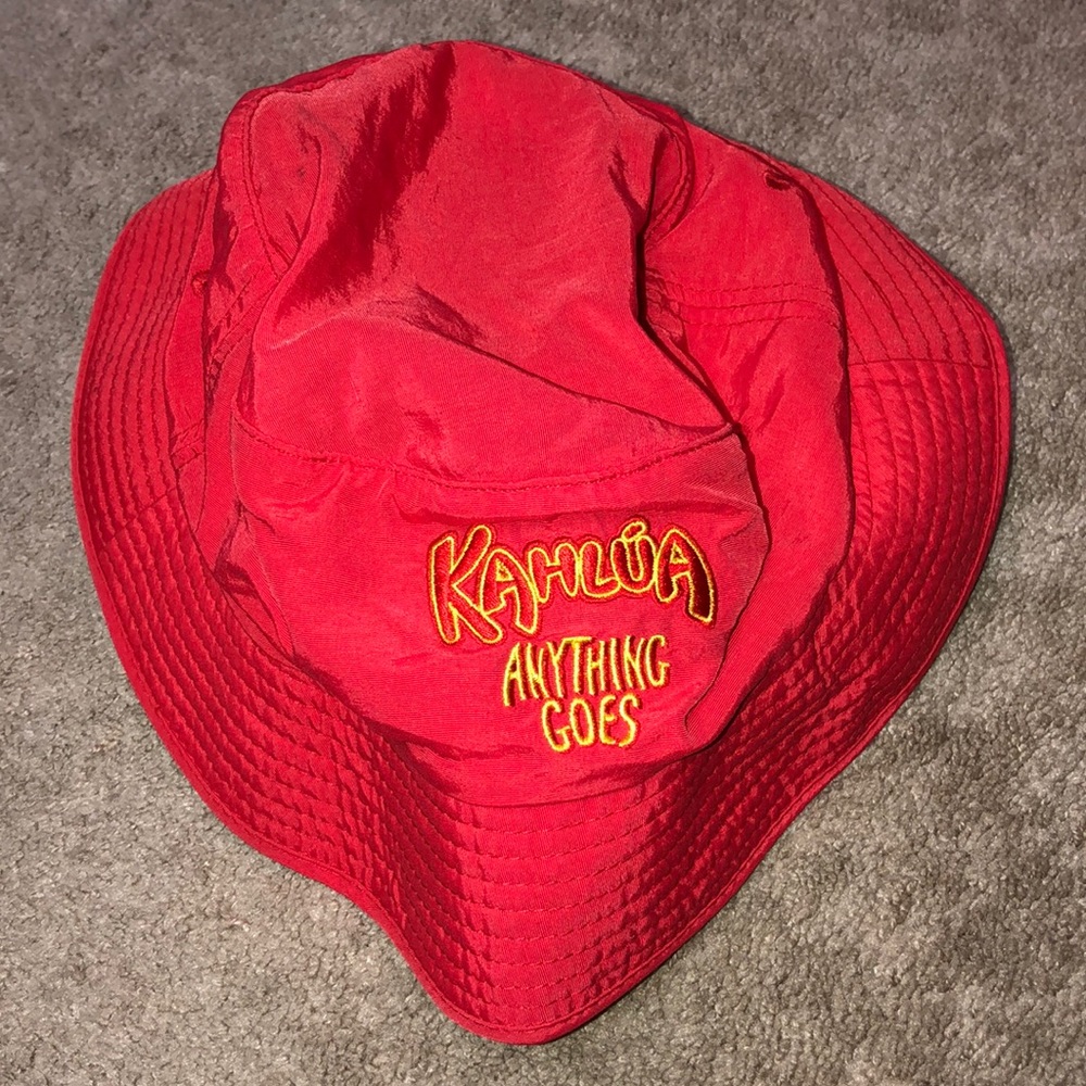 Floppy beach hat